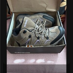 Northside Tan and Black Outdoor Boots